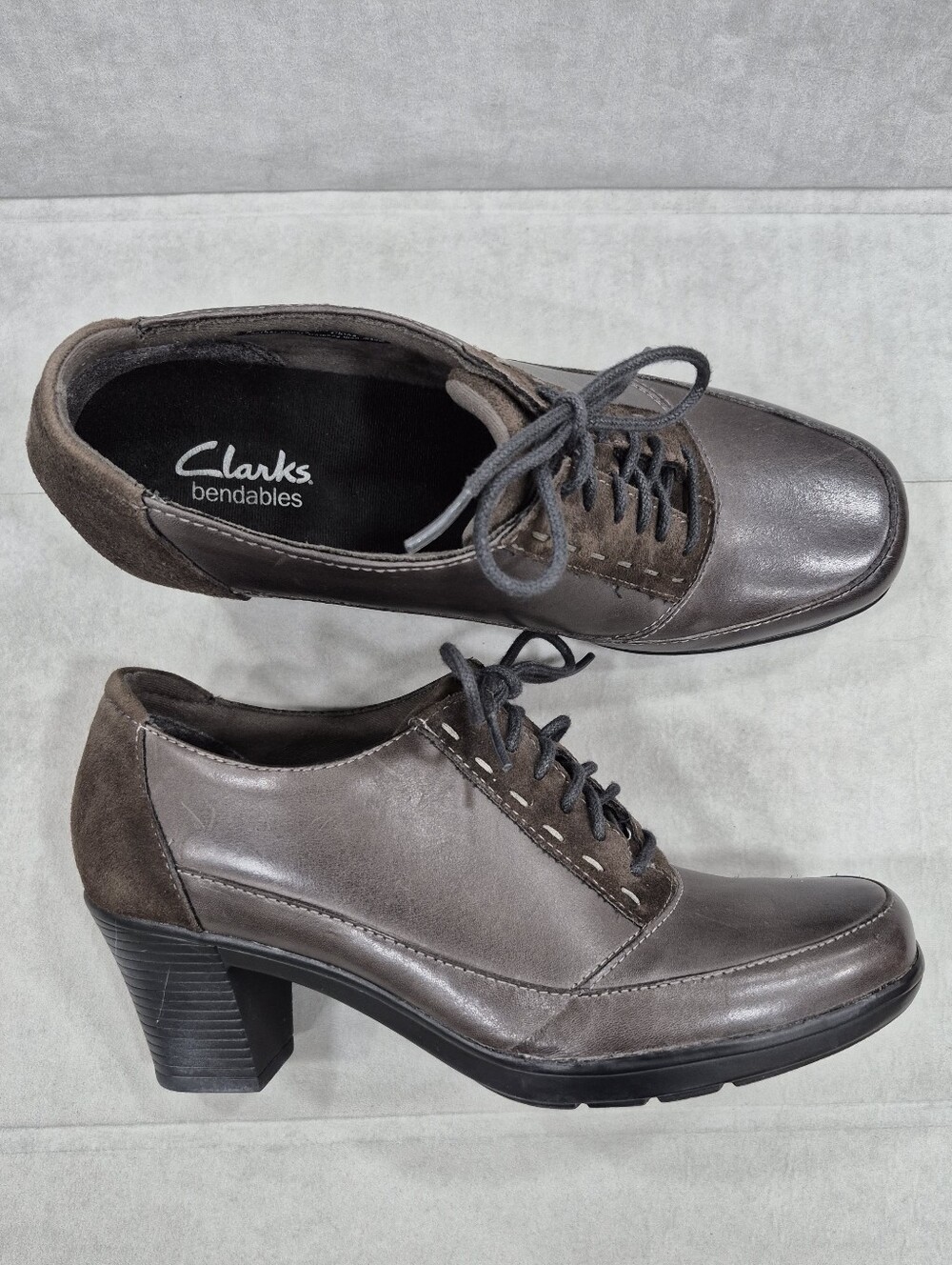 Clarks Bendables shoes heels women's 8M gray-brown leather suede accents Oxford